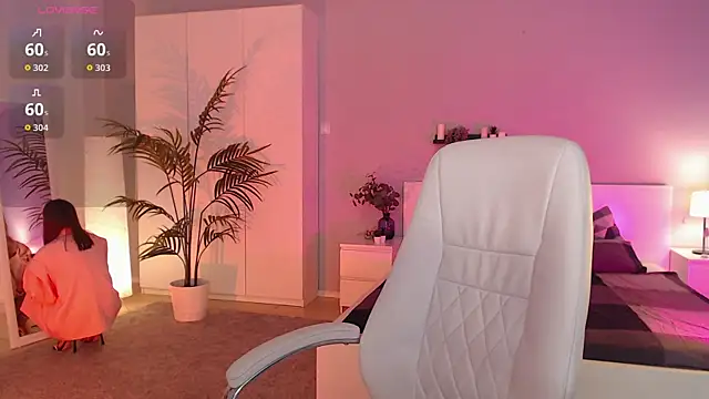 Bellla Haddid online show from September 9, 2025, 12:43 am