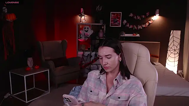 Bellla Haddid online show from October 23, 2025, 1:05 am