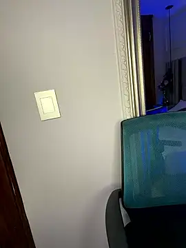 Lola King online show from April 6, 2026, 4:46 am