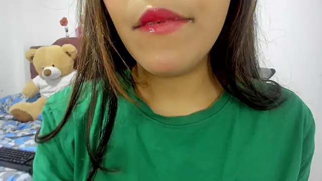 veky saliva01 online show from February 10, 2025, 7:17 pm