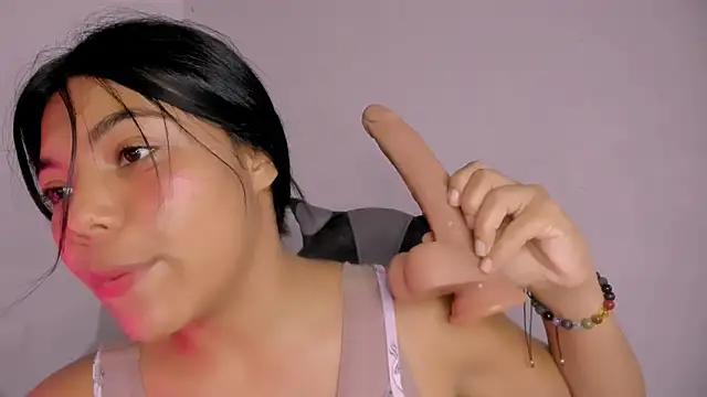 veky saliva01 online show from April 4, 2026, 2:14 pm