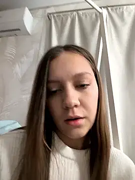 Snapshot of AliceBrayan chatting on January 13, 2026, 5:07 pm AliceBrayan online show from January 13, 2026, 5:07 pm