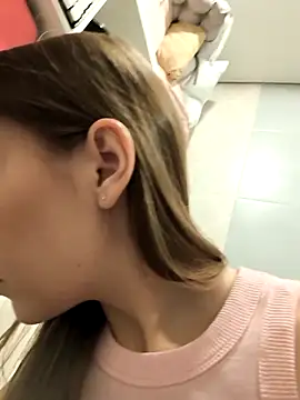 Snapshot of AliceBrayan chatting on February 6, 2026, 5:05 pm AliceBrayan online show from February 6, 2026, 5:05 pm