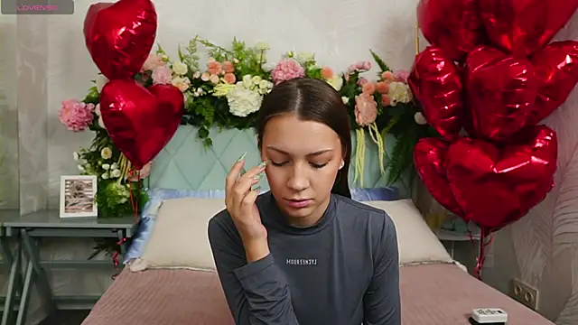 Snapshot of AliceBrayan chatting on February 15, 2026, 5:09 pm AliceBrayan online show from February 15, 2026, 5:09 pm