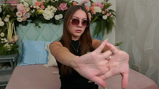 AliceBrayan online show from March 12, 2026, 5:08 pm