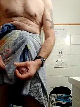 pascalino100 online show from March 11, 2026, 7:09 pm