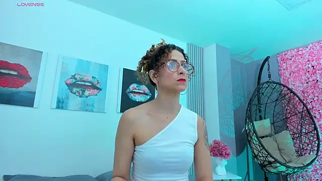 Snapshot of Angela_donnato chatting on March 7, 2025, 3:29 am Angela donnato online show from March 7, 2025, 3:29 am
