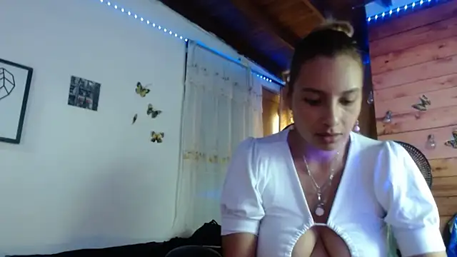 Snapshot of mykaelahoney chatting on July 28, 2026, 6:20 pm mykaelahoney online show from July 28, 2026, 6:20 pm