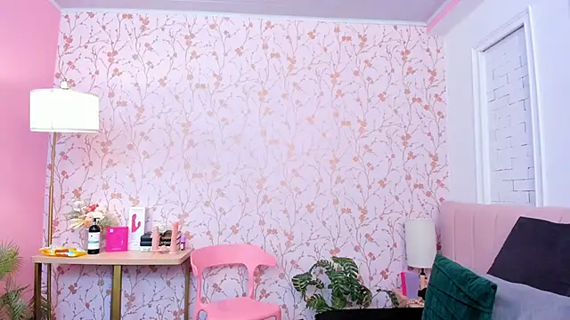 Snapshot of amber-hill chatting on April 13, 2026, 2:11 pm amber-hill online show from April 13, 2026, 2:11 pm