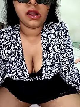 Snapshot of Reesha_99 chatting on May 31, 2026, 6:20 pm Reesha 99 online show from May 31, 2026, 6:20 pm