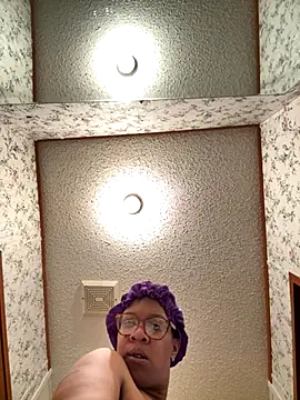 SexyHoneyRedd online show from November 19, 2025, 5:46 pm