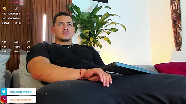 lucasanto  online show from October 25, 2025, 1:13 am