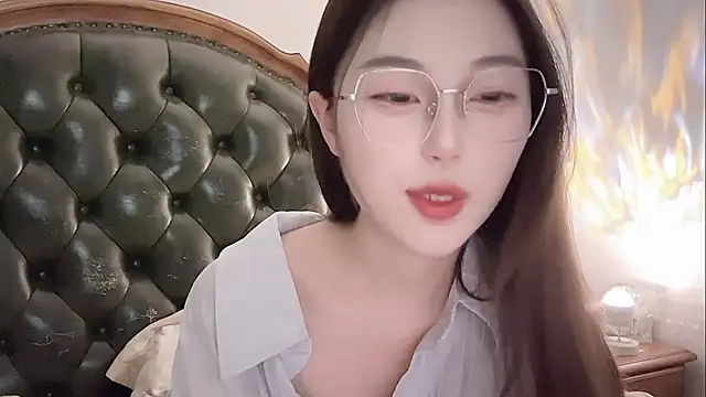 Snapshot of Sweet-Angel999 chatting on May 9, 2026, 4:01 pm Sweet-Angel999 online show from May 9, 2026, 4:01 pm