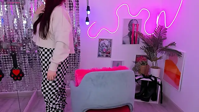 Lily Moonlight online show from February 12, 2026, 6:52 am