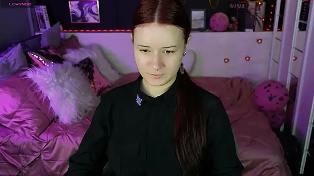 Lily Moonlight online show from February 22, 2026, 7:51 am