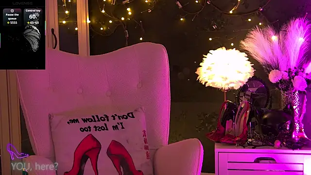 ZoeMesmerize online show from November 3, 2025, 11:44 am