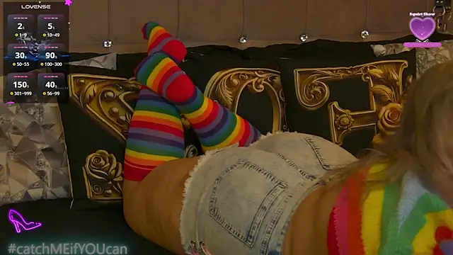 ZoeMesmerize online show from April 15, 2026, 5:36 am