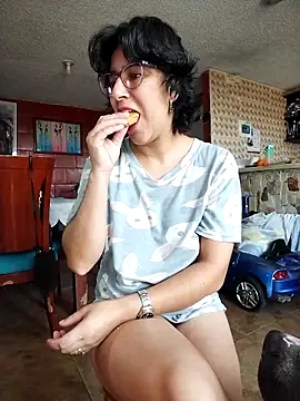 Snapshot of Im_Alma_ chatting on January 23, 2025, 1:35 pm Im Alma online show from January 23, 2025, 1:35 pm