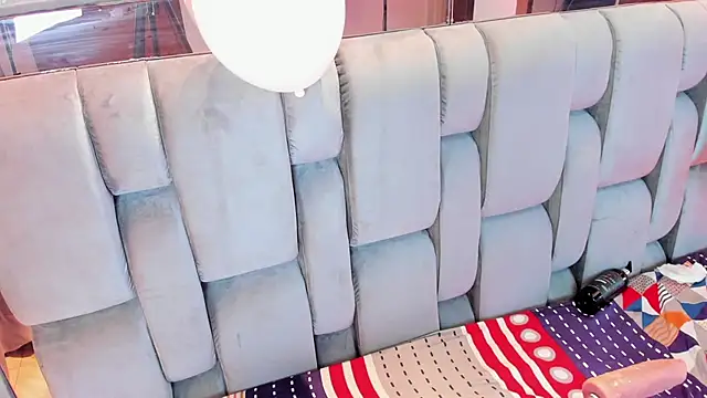 Snapshot of RoseTaylor__ chatting on February 15, 2026, 8:57 am RoseTaylor online show from February 15, 2026, 8:57 am