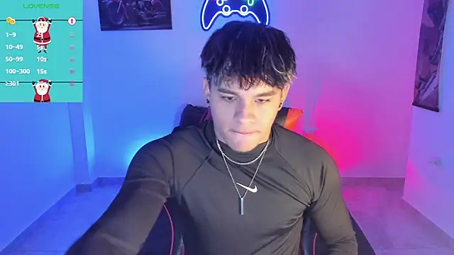 LuciferM Star online show from November 6, 2025, 10:10 pm