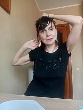 Francenia lolis online show from April 13, 2026, 2:11 pm