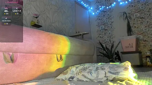 Snapshot of Yay_Nicky chatting on February 8, 2025, 7:05 pm Yay Nicky online show from February 8, 2025, 7:05 pm