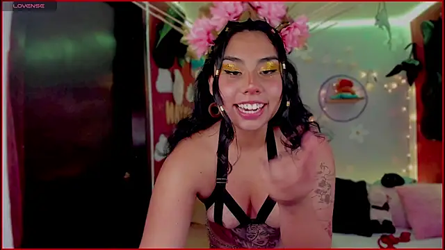 kiki cavilll online show from October 31, 2025, 2:51 pm