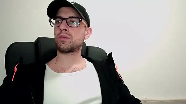 mikealcorleone online show from March 2, 2025, 9:54 pm