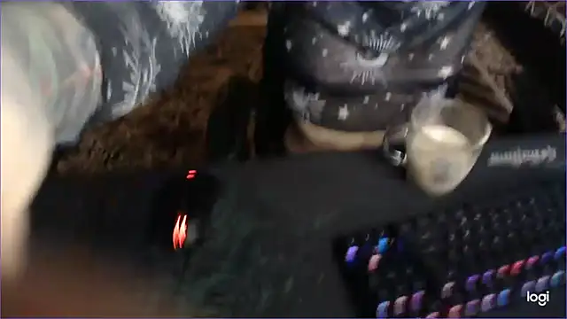 Snapshot of BroadFantasy chatting on December 4, 2024, 12:14 pm BroadFantasy online show from December 4, 2024, 12:14 pm