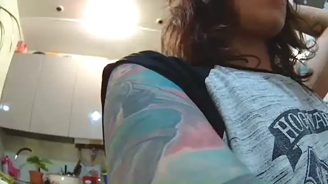 Snapshot of BroadFantasy chatting on October 3, 2025, 6:16 pm BroadFantasy online show from October 3, 2025, 6:16 pm