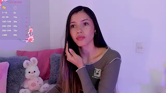 Snapshot of Brisa_blue chatting on June 4, 2026, 5:19 pm Brisa blue online show from June 4, 2026, 5:19 pm
