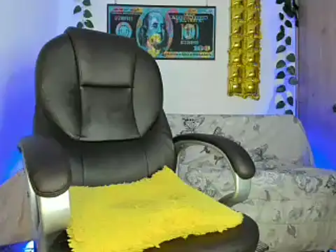 Snapshot of mikee_scooth chatting on January 18, 2025, 2:03 am mikee scooth online show from January 18, 2025, 2:03 am