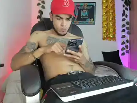 Snapshot of mikee_scooth chatting on February 8, 2025, 2:58 am mikee scooth online show from February 8, 2025, 2:58 am