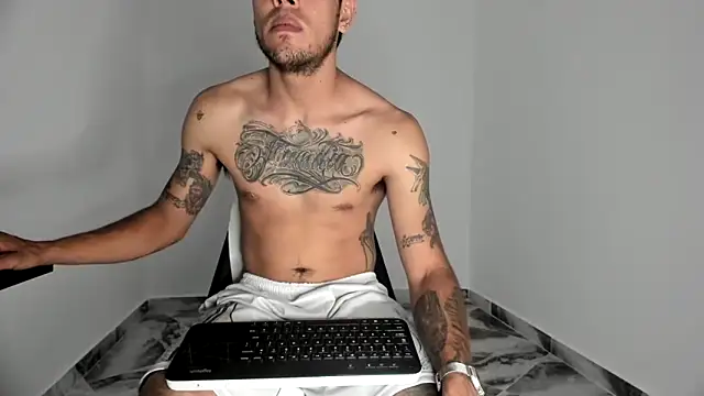 Snapshot of mikee_scooth chatting on November 8, 2025, 4:40 pm mikee scooth online show from November 8, 2025, 4:40 pm