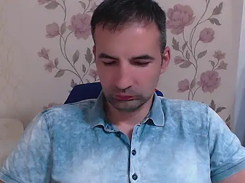 Snapshot of Leo_1617 chatting on June 1, 2026, 8:21 pm Leo 1617 online show from June 1, 2026, 8:21 pm