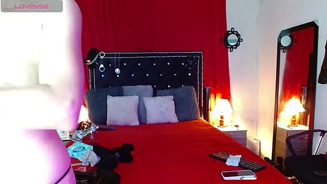 Snapshot of SamaraMartinez chatting on September 19, 2025, 9:32 am SamaraMartinez online show from September 19, 2025, 9:32 am