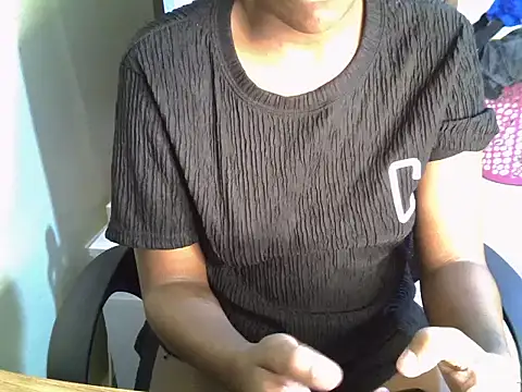 Caryyyl online show from April 17, 2026, 6:22 pm