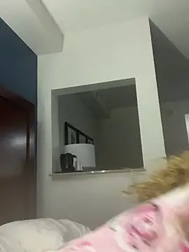 sexxycandyred online show from March 6, 2026, 9:17 am