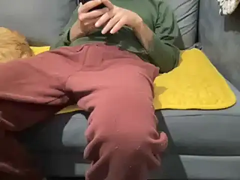 4small4inchlol online show from February 2, 2025, 5:48 pm