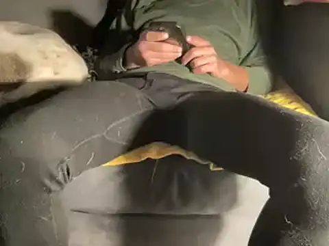 4small4inchlol online show from February 15, 2025, 1:21 am