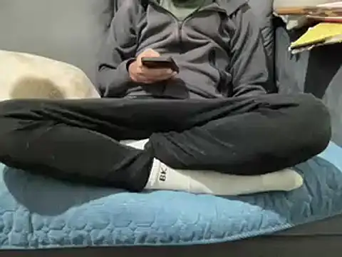 4small4inchlol online show from February 24, 2025, 9:32 am