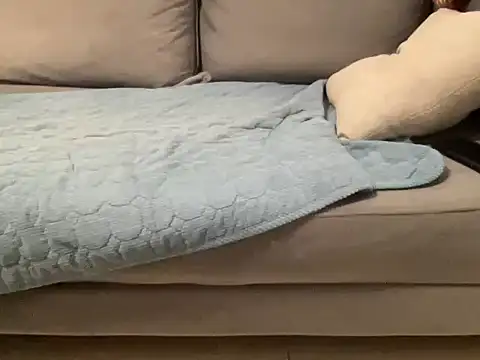 4small4inchlol online show from September 30, 2025, 10:04 pm