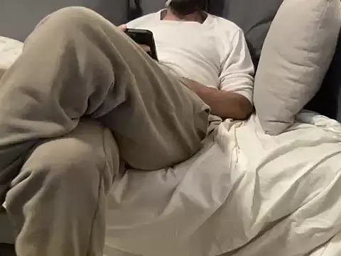 4small4inchlol online show from February 2, 2026, 9:46 pm