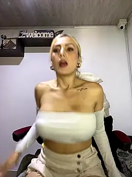 alicev kitty online show from November 7, 2025, 12:49 pm