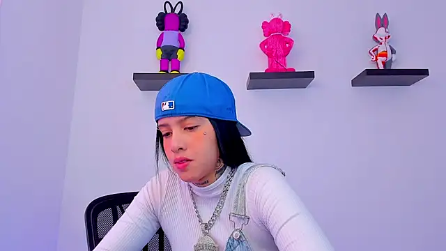 Snapshot of Gangster_Girl chatting on February 8, 2025, 5:29 pm Gangster Girl online show from February 8, 2025, 5:29 pm