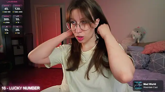 Snapshot of ms_allison_w chatting on May 3, 2026, 9:10 pm ms allison w online show from May 3, 2026, 9:10 pm