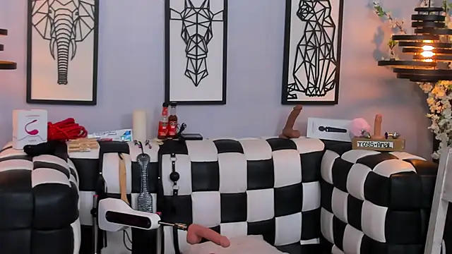 Snapshot of SARAFOXX_ chatting on December 19, 2024, 5:50 pm SARAFOXX online show from December 19, 2024, 5:50 pm