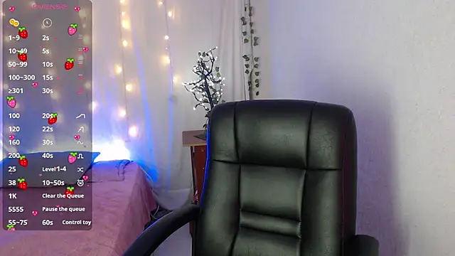 mixie cute online show from January 17, 2025, 8:55 pm