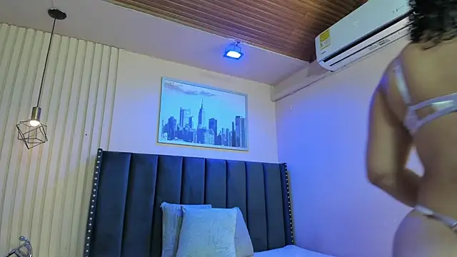 viiolett lee online show from February 3, 2026, 7:41 pm