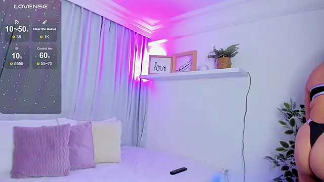 susyy7 online show from February 26, 2025, 3:32 am